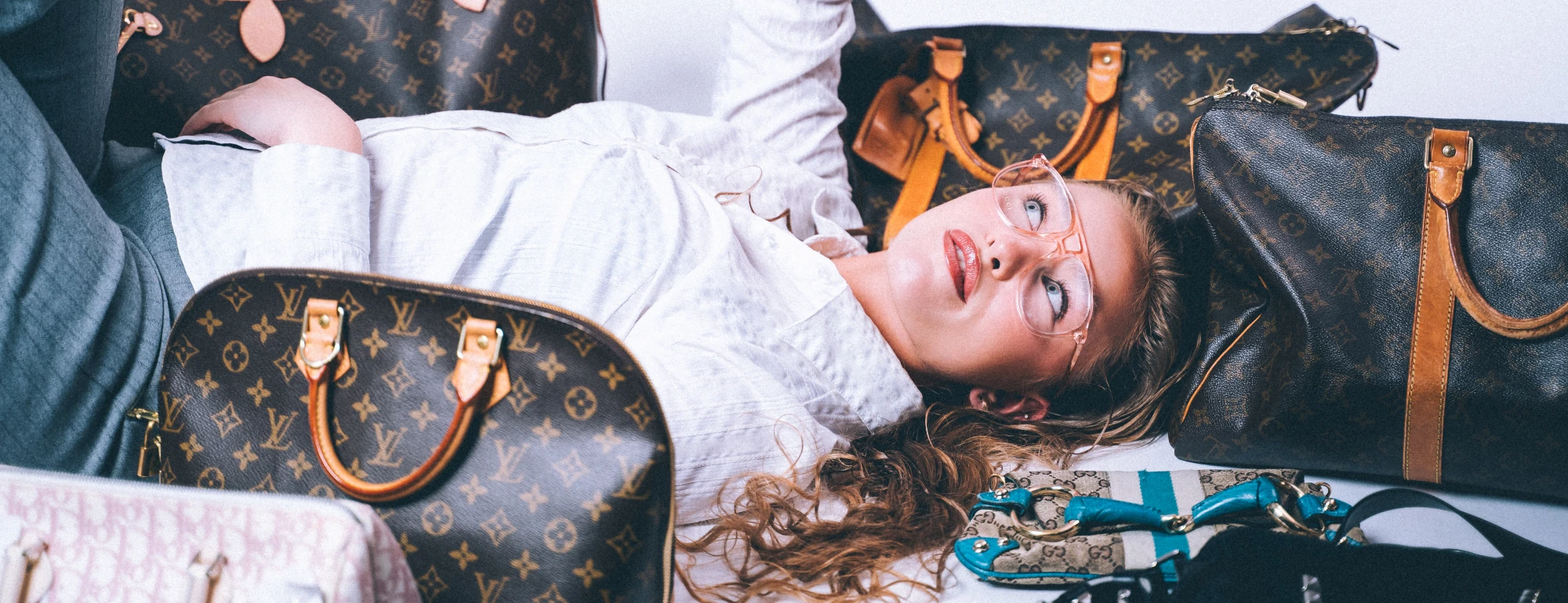 Fjársjóðsleit Sourcing þjónusta